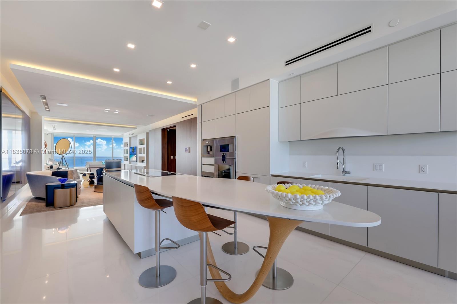 JADE SIGNATURE CONDO - Residential