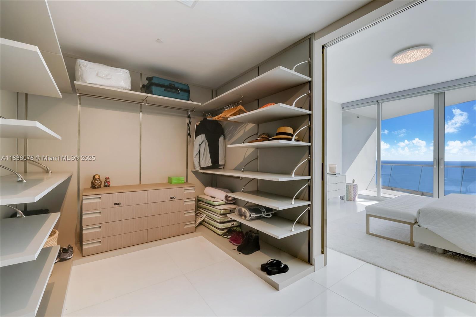 JADE SIGNATURE CONDO - Residential