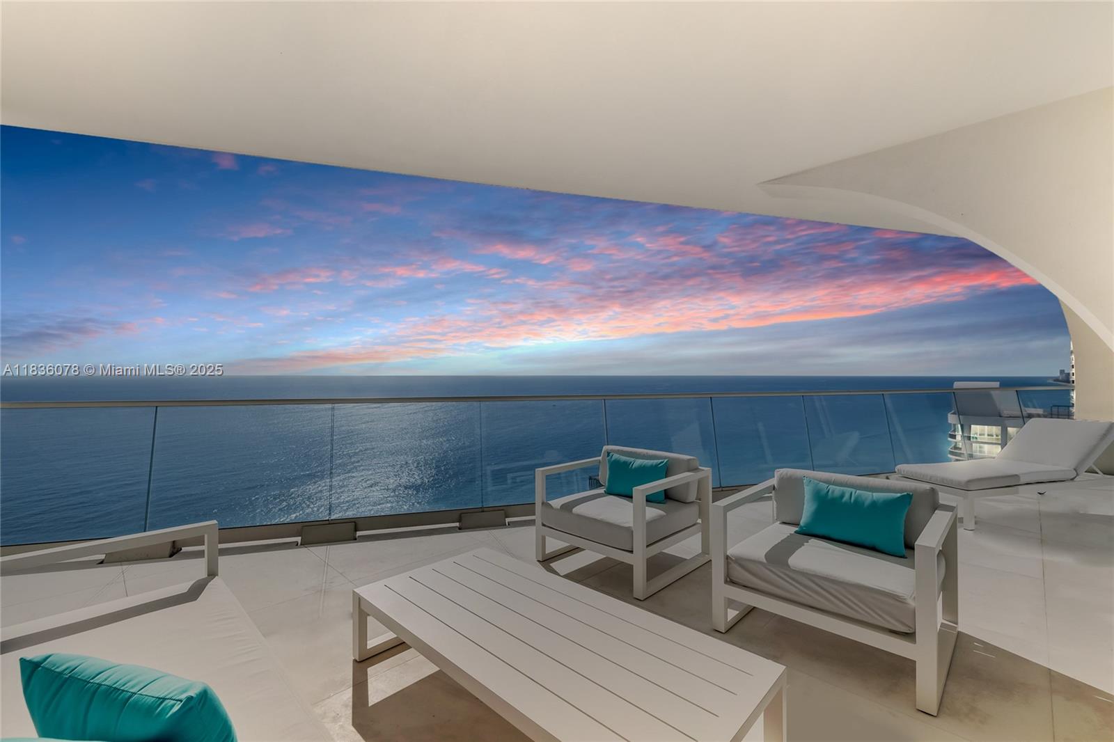 JADE SIGNATURE CONDO - Residential