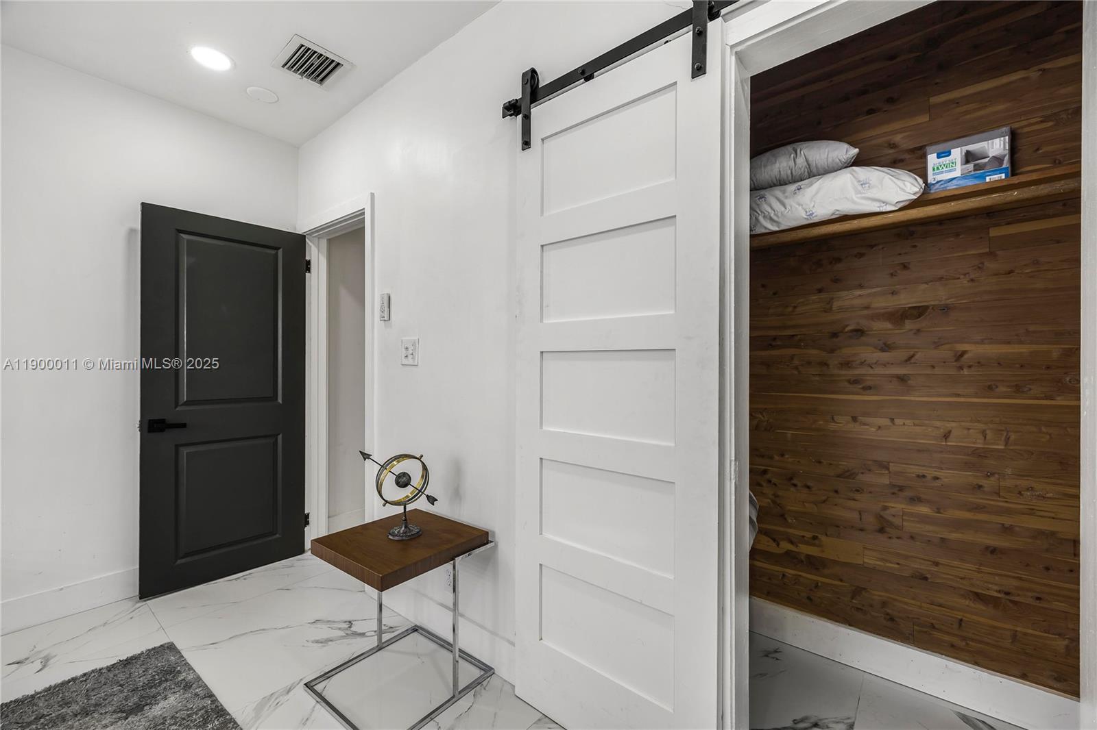 COLUMBIA PARK CORR PL - Residential