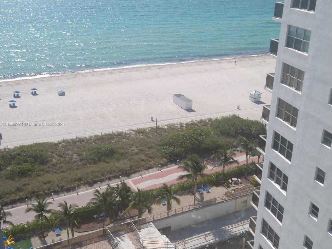Rental Property at 6039 Collins Ave 1714, Miami Beach, Miami-Dade County, Florida - Bedrooms: 2 
Bathrooms: 2  - $4,000 MO.