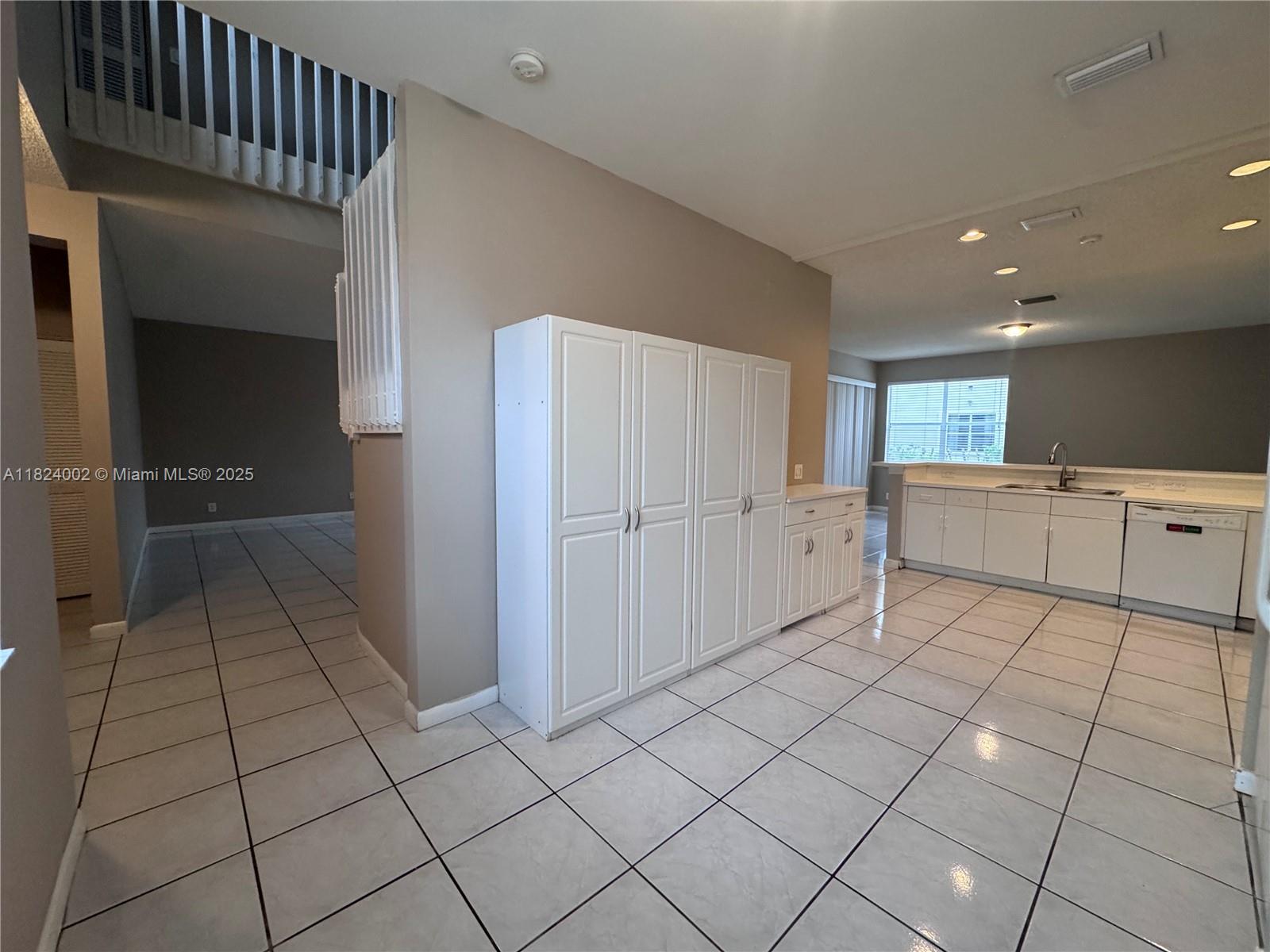 833 Stanton Dr