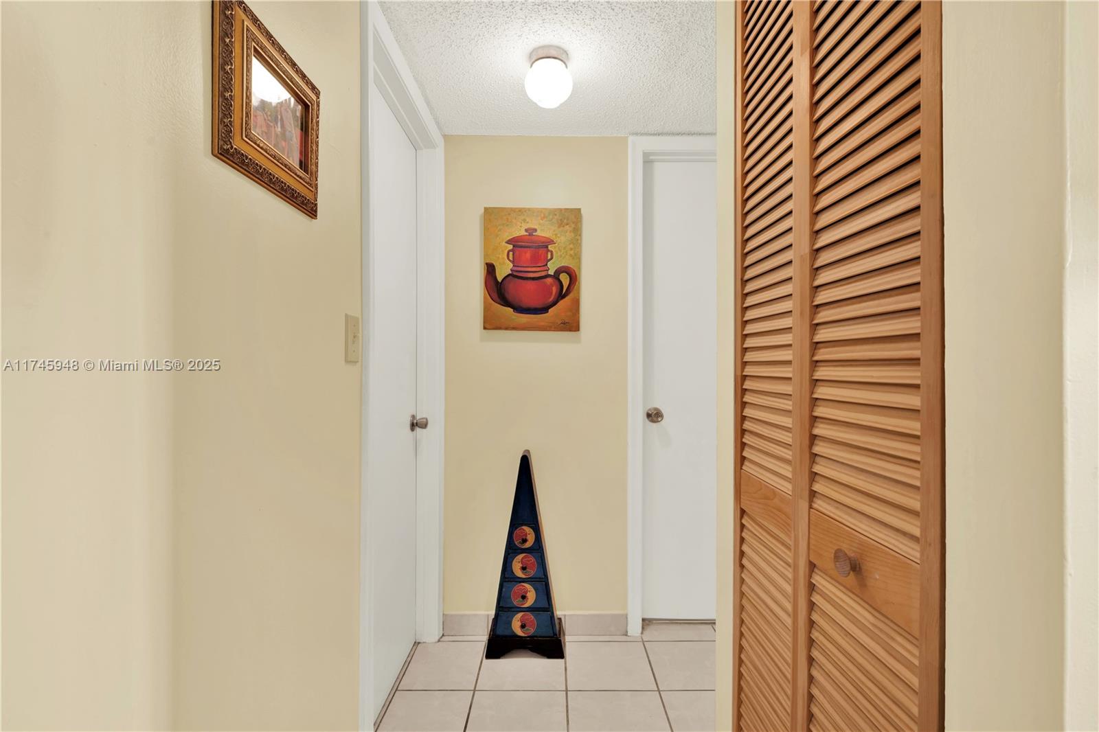 TERRANOVA CONDO #6 - Residential