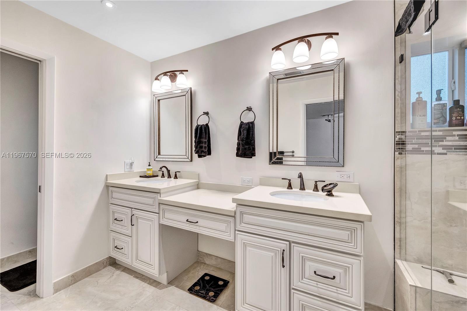 CENTRAL GOLF SEC OF HOLLY - Residential