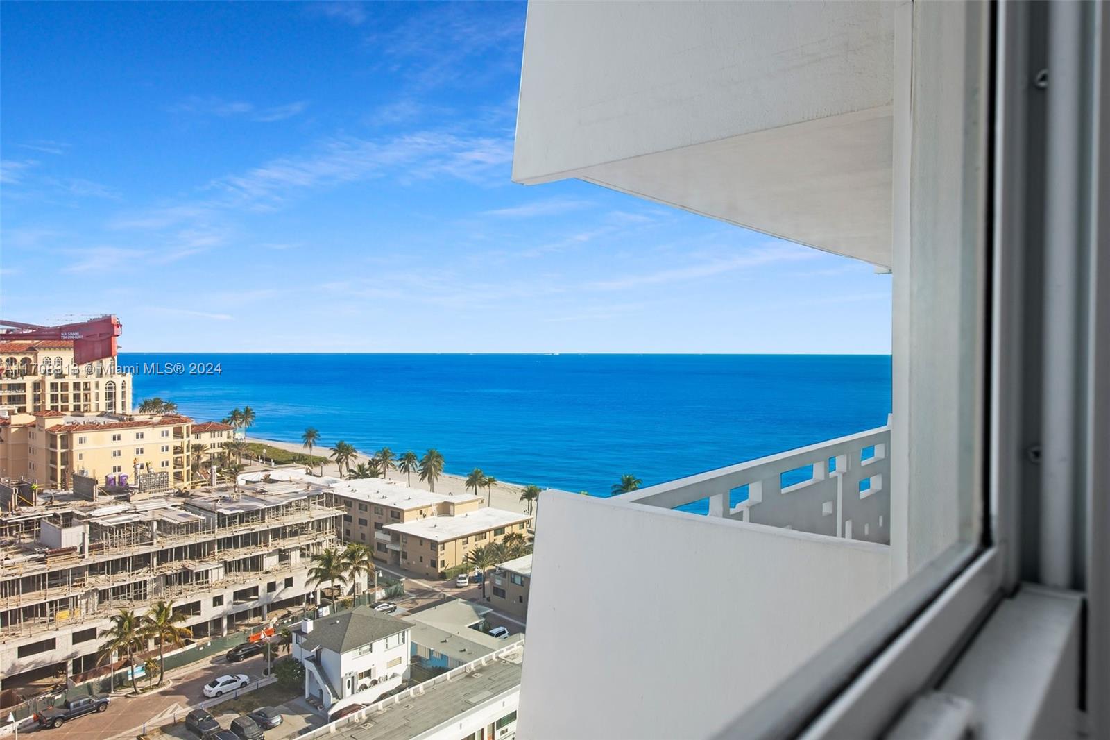 HOLLYWOOD TOWERS CONDO - Residential