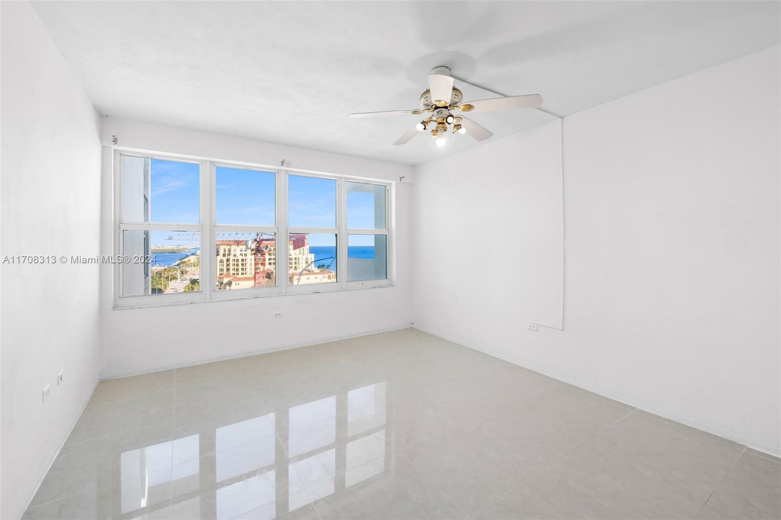 HOLLYWOOD TOWERS CONDO - Residential