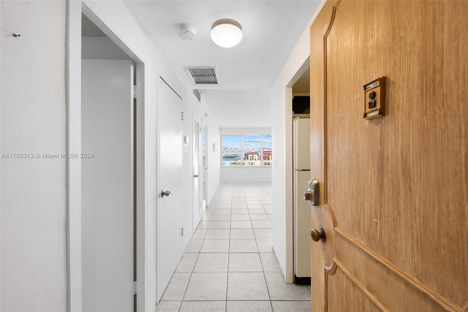 HOLLYWOOD TOWERS CONDO - Residential