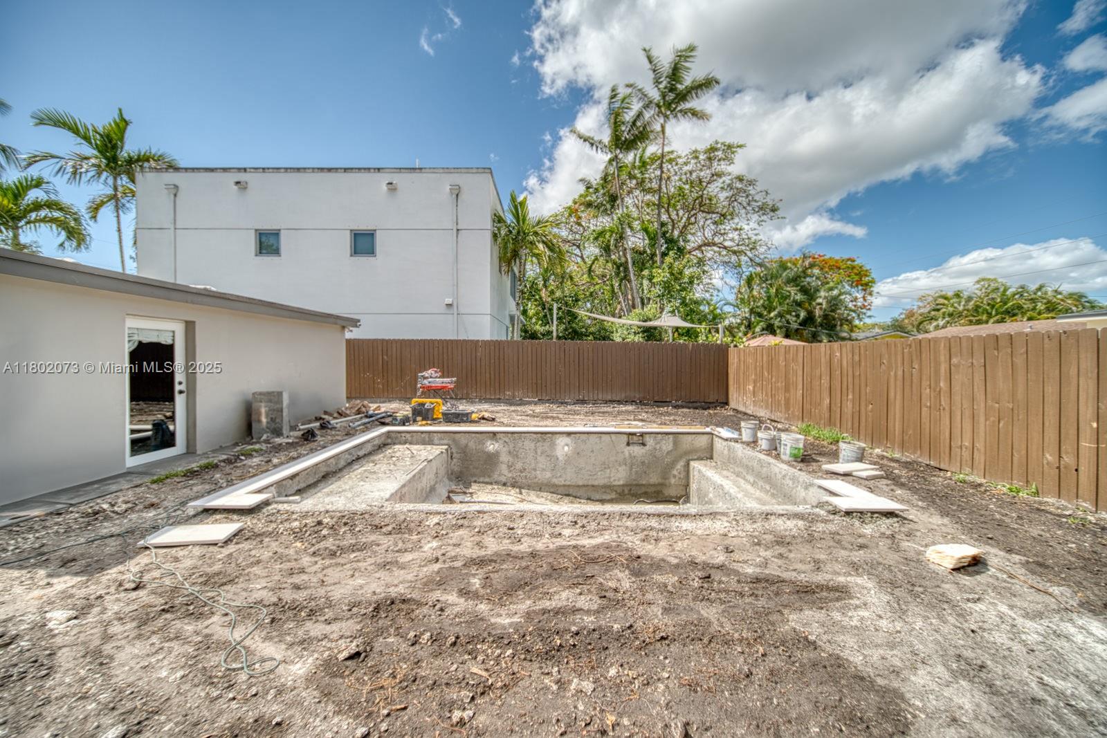 Established Fully License and Insured Pool/Spa business For Sale
