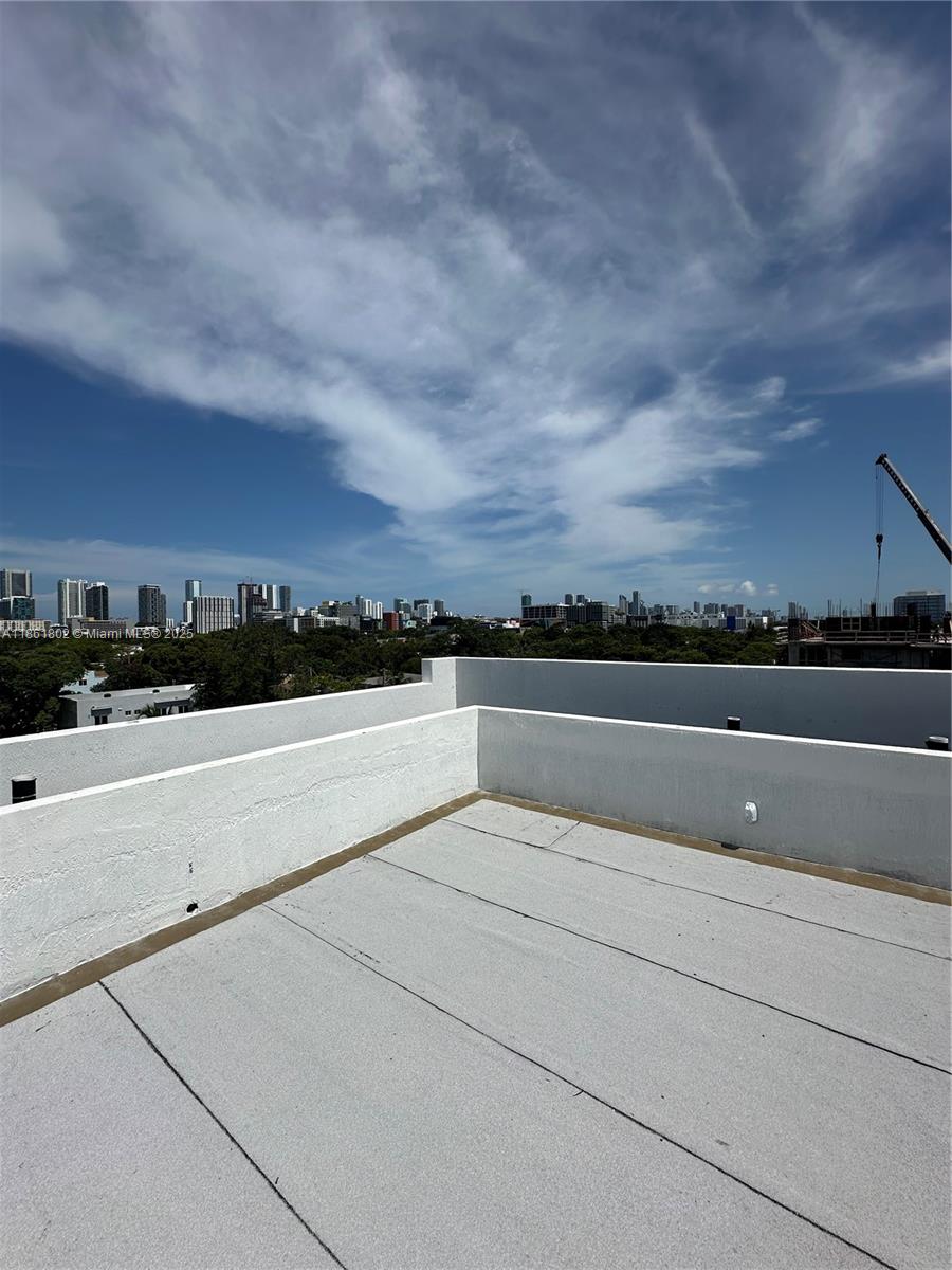 3422 NW 5th Ave 302