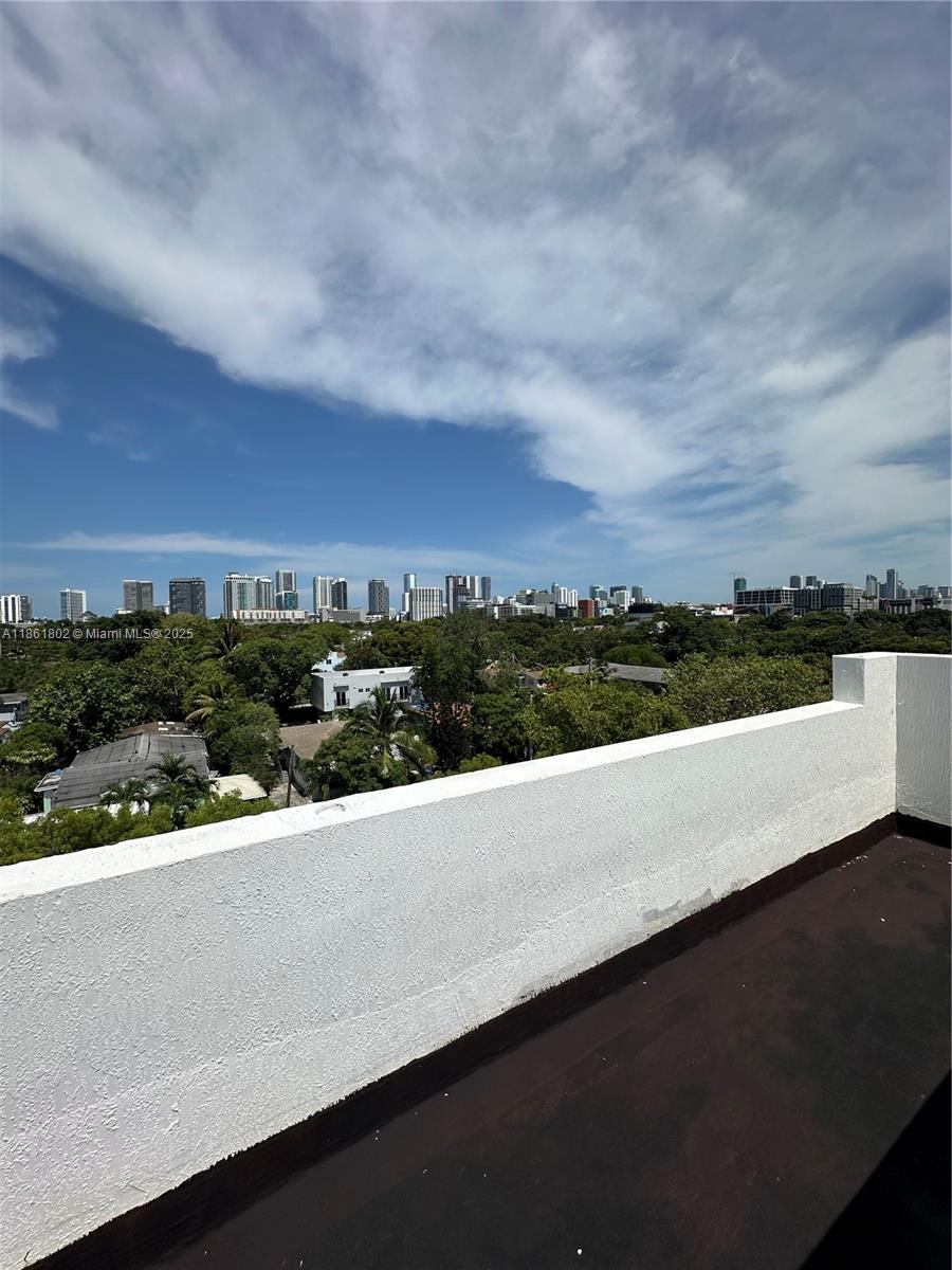 3422 NW 5th Ave 302