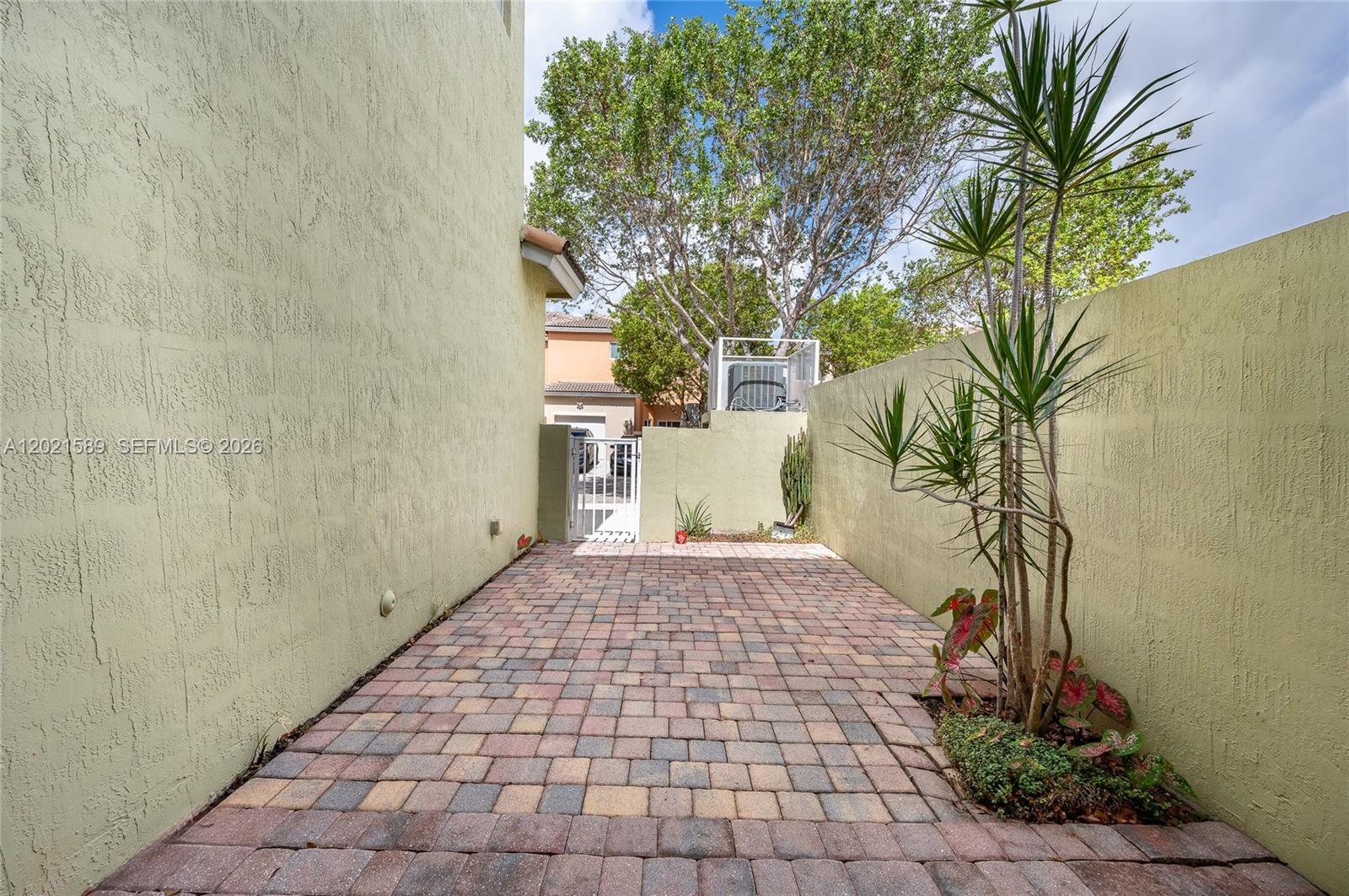 CALI GREENS - Residential