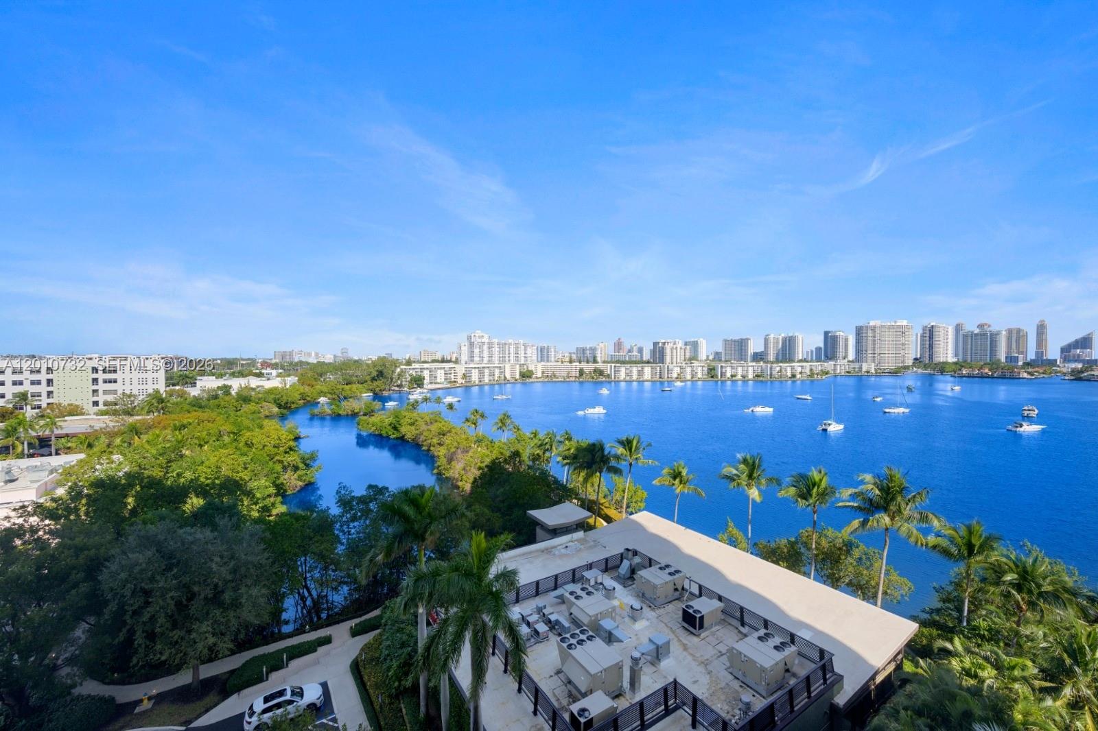 17301 Biscayne Blvd 808