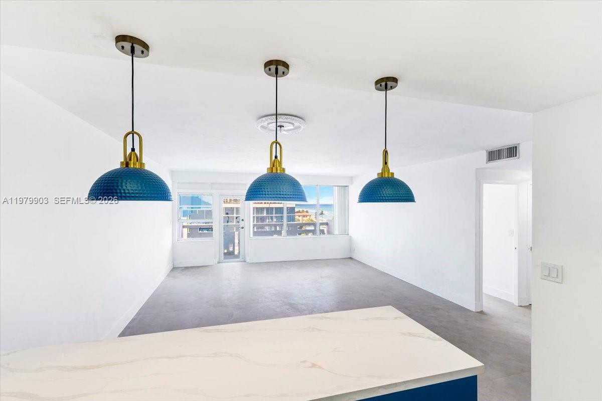 HOLLYWOOD TOWERS CONDO - Residential Lease