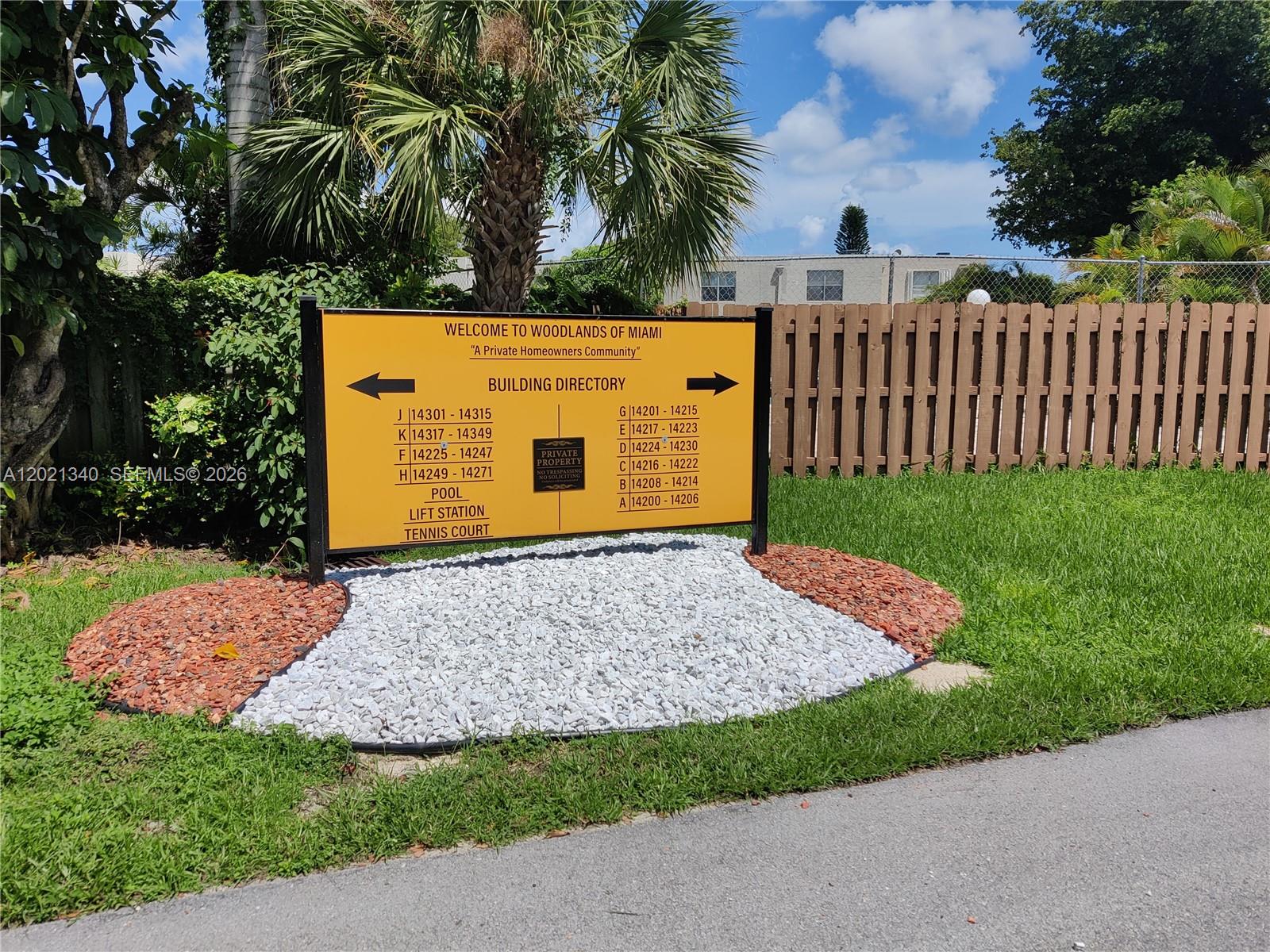 WOODLANDS TOWNHOUSE CONDO - Residential