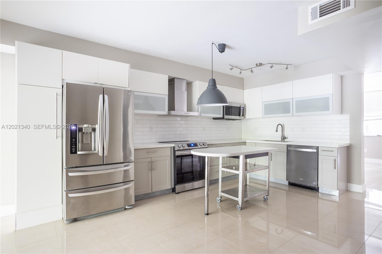 WOODLANDS TOWNHOUSE CONDO - Residential