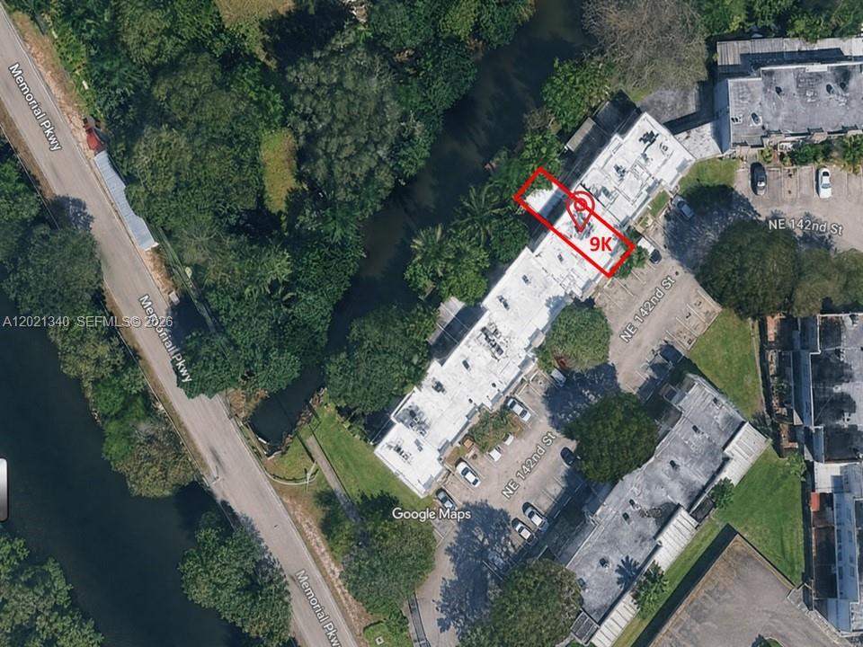 WOODLANDS TOWNHOUSE CONDO - Residential