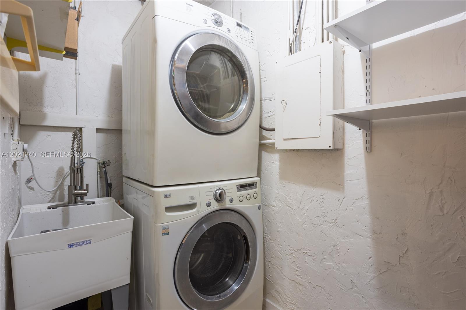 WOODLANDS TOWNHOUSE CONDO - Residential