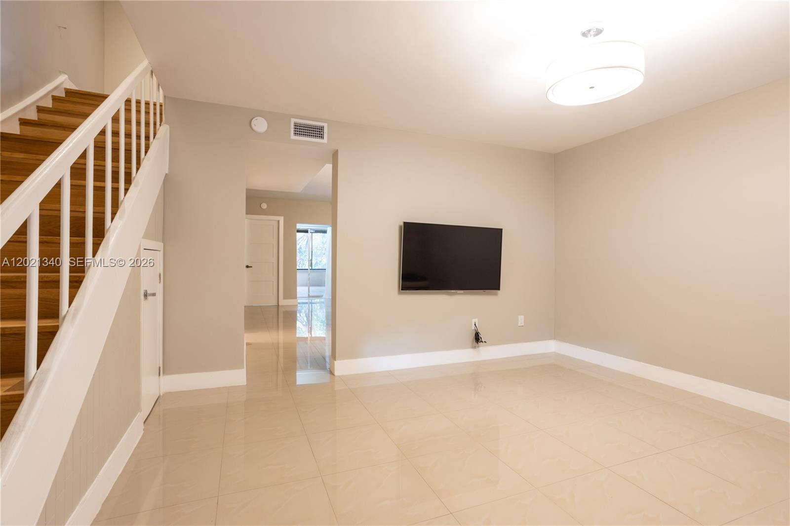 WOODLANDS TOWNHOUSE CONDO - Residential