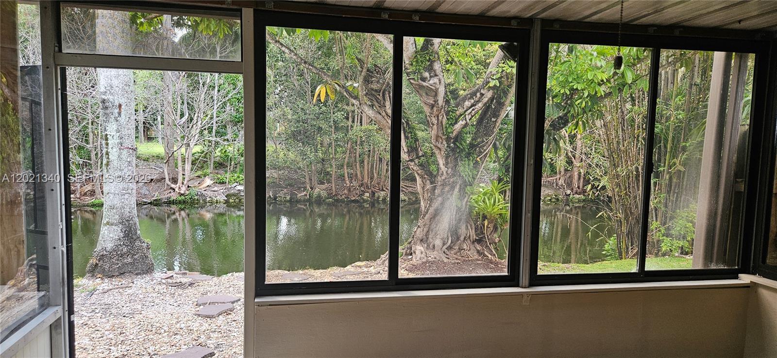 WOODLANDS TOWNHOUSE CONDO - Residential