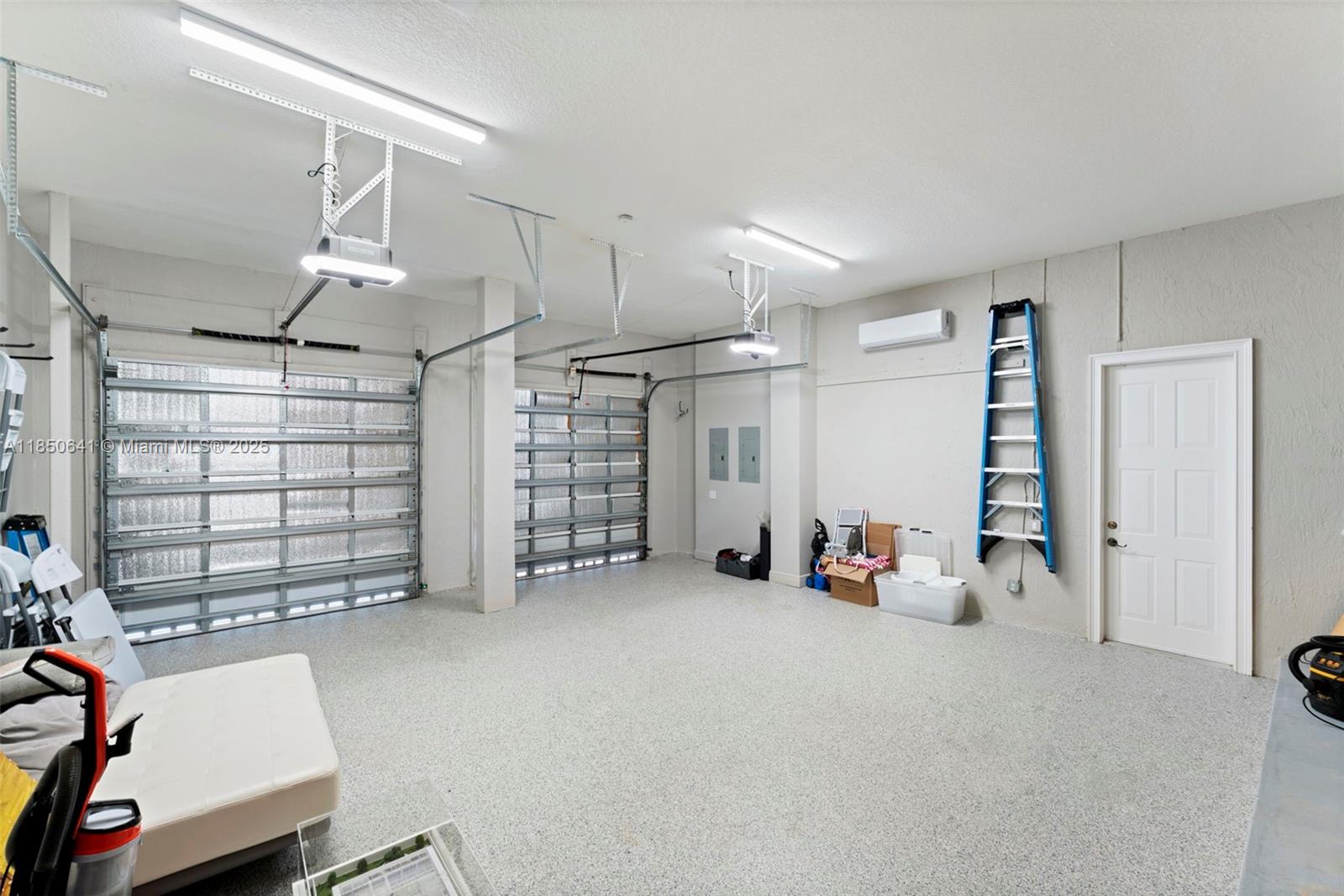 THREE ISLANDS 3RD SECTION - Residential