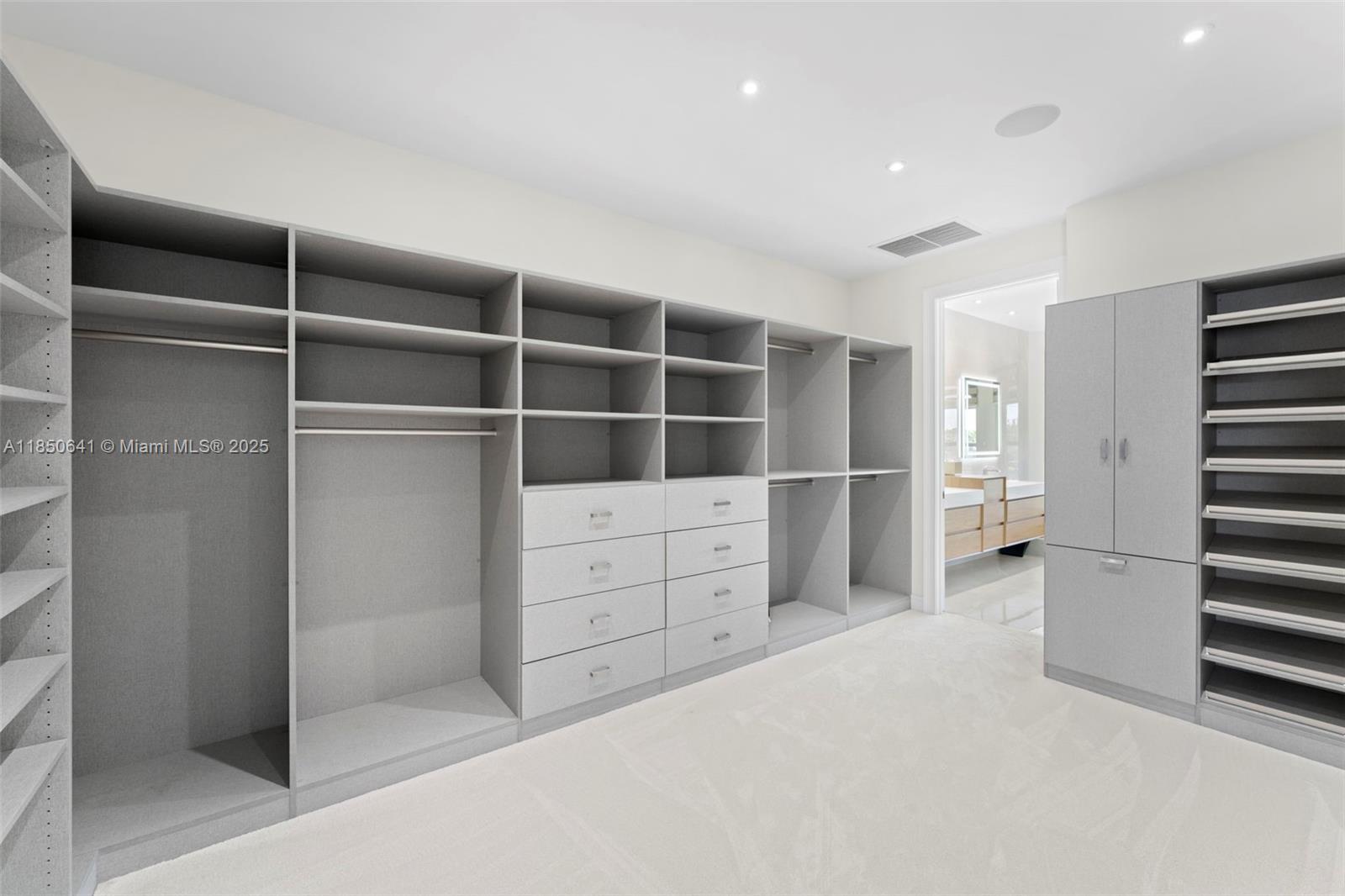 THREE ISLANDS 3RD SECTION - Residential