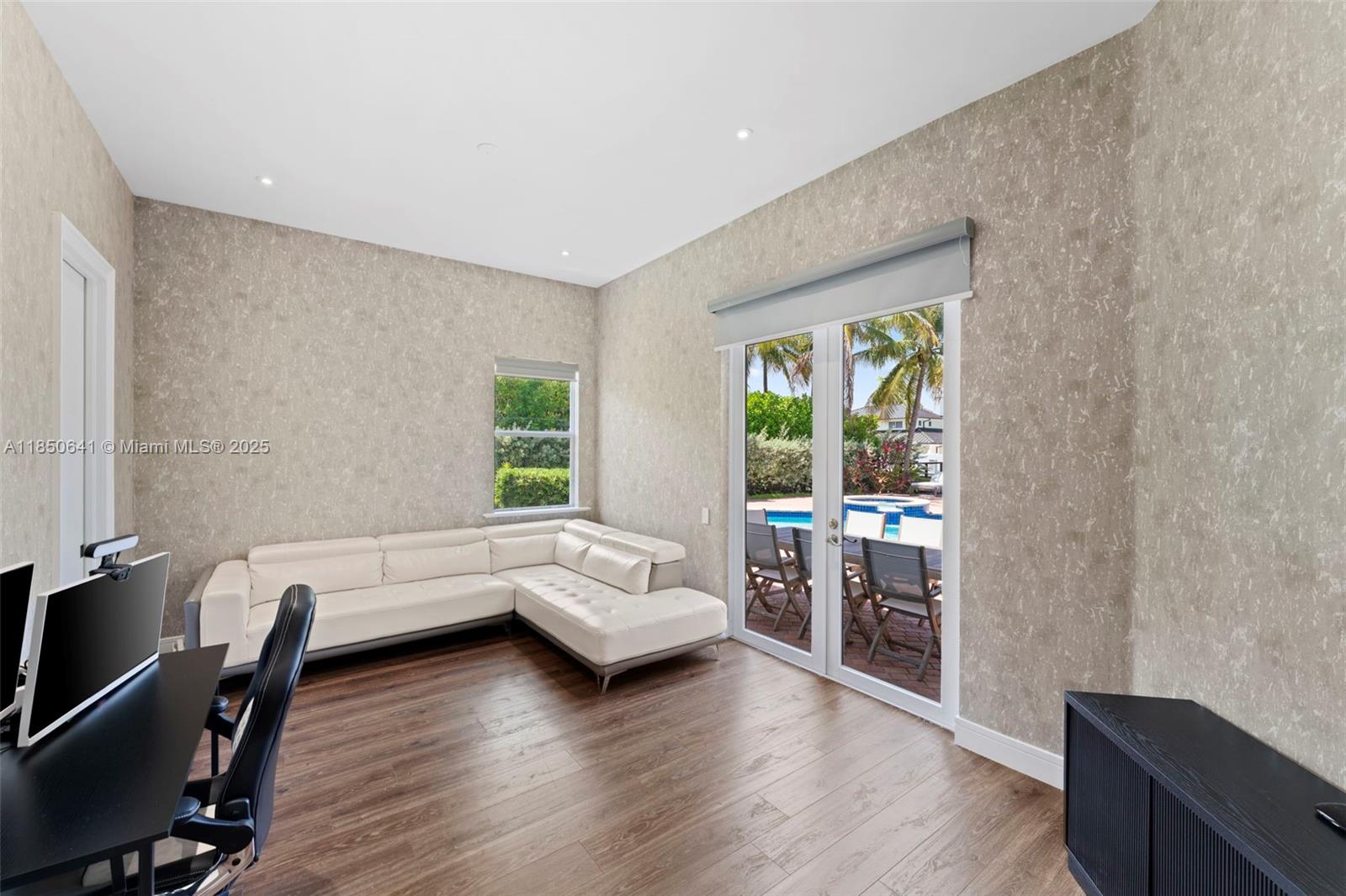 THREE ISLANDS 3RD SECTION - Residential