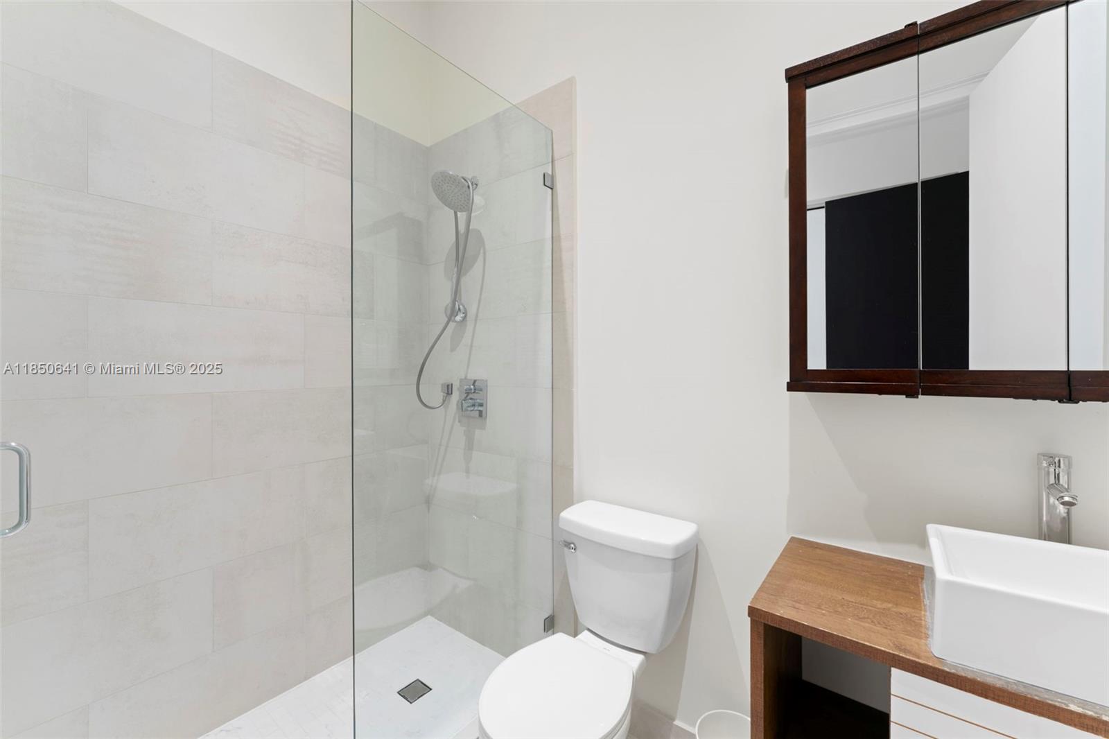 THREE ISLANDS 3RD SECTION - Residential