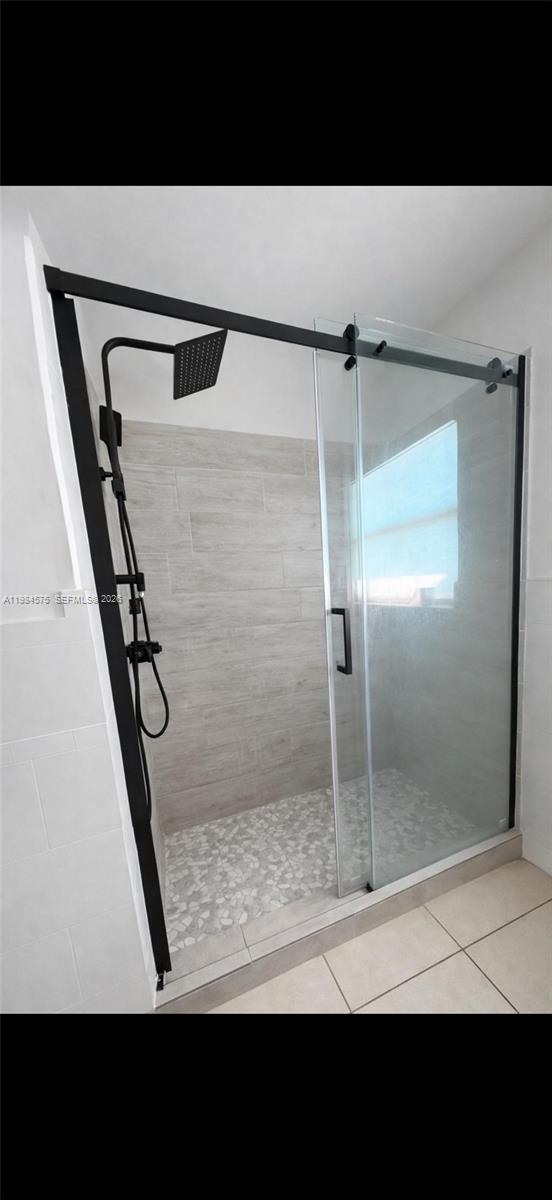 HOLLYWOOD LITTLE RANCHES - Residential