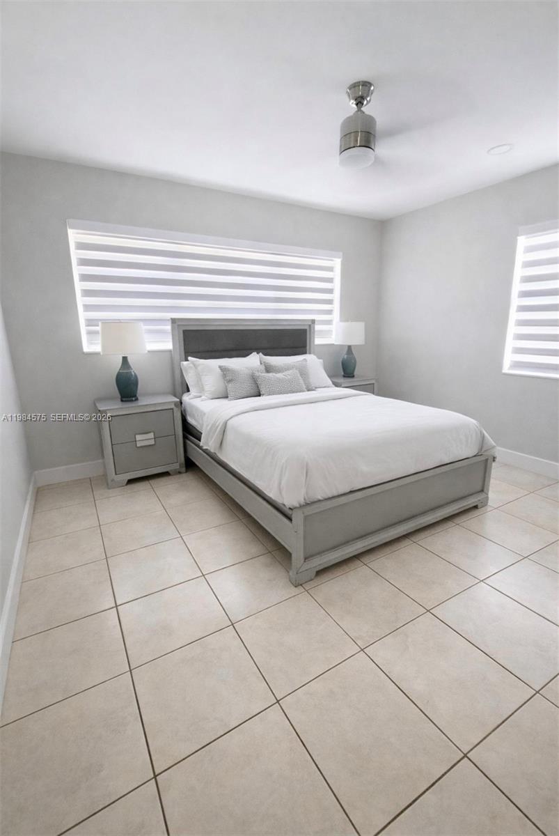 HOLLYWOOD LITTLE RANCHES - Residential