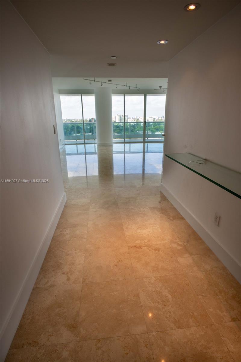 2127 Brickell Ave 1406