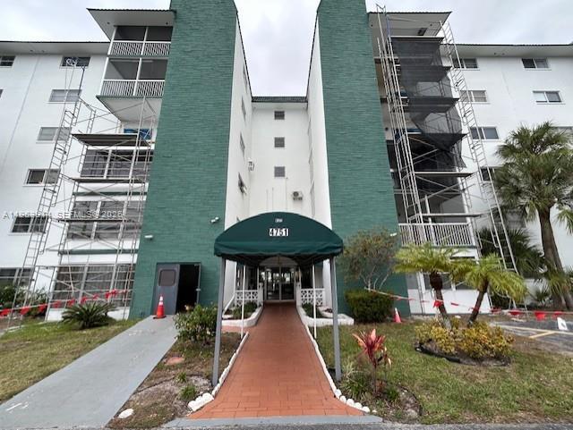 CASTLE APARTMENTS 12 COND - Residential