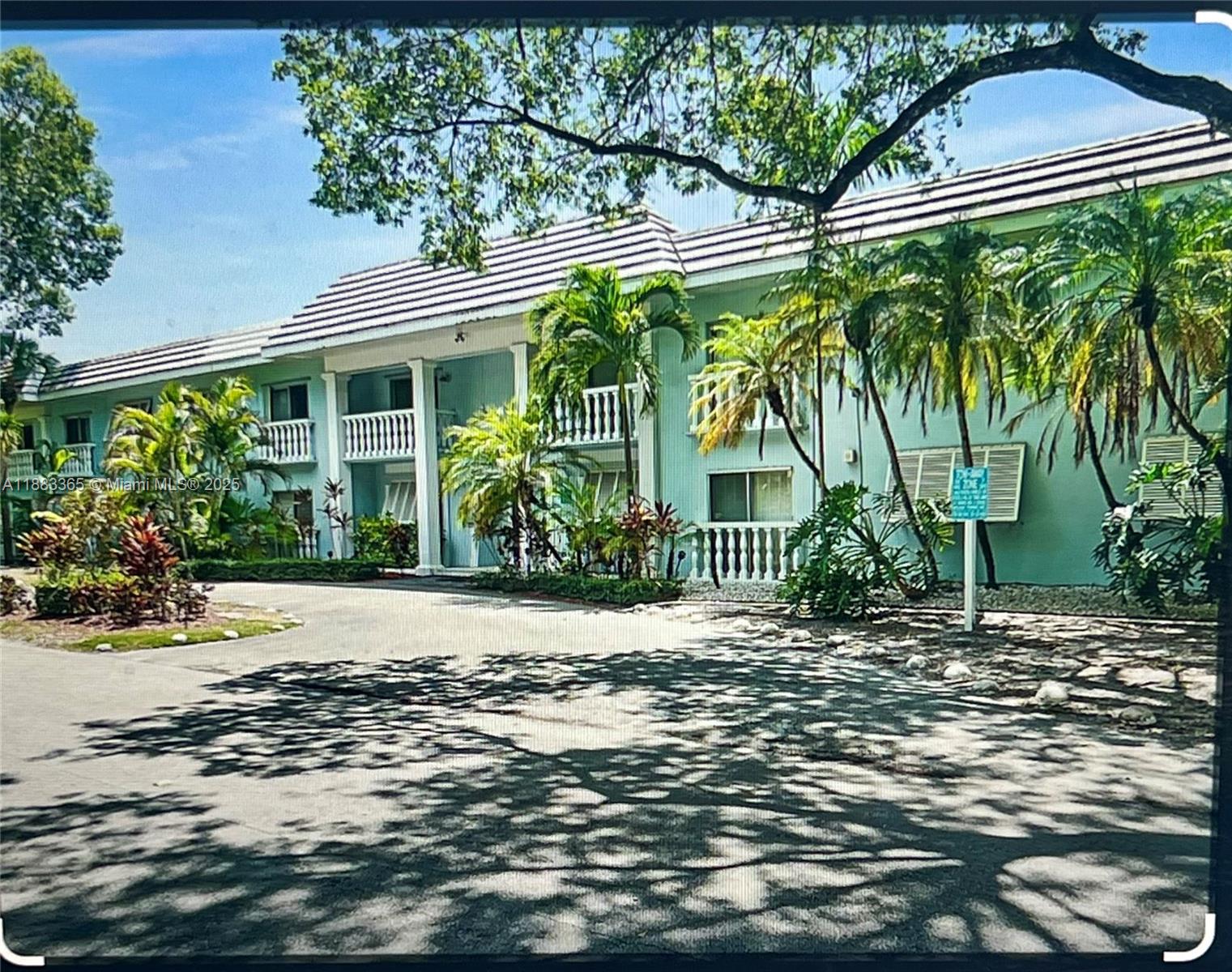 ROYAL CARIBBEAN CLUB COND - Residential Lease