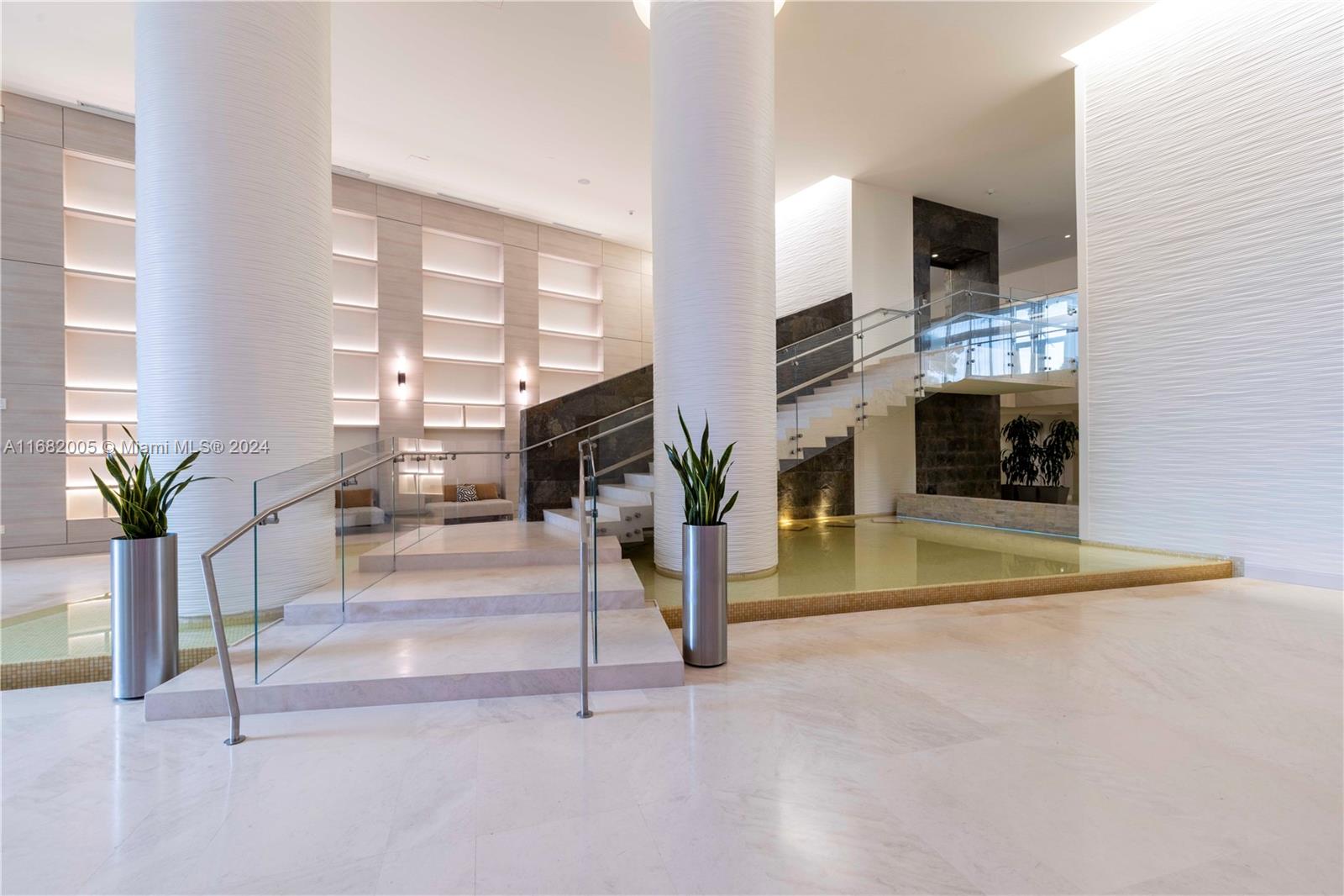 TRUMP ROYALE CONDO - Residential