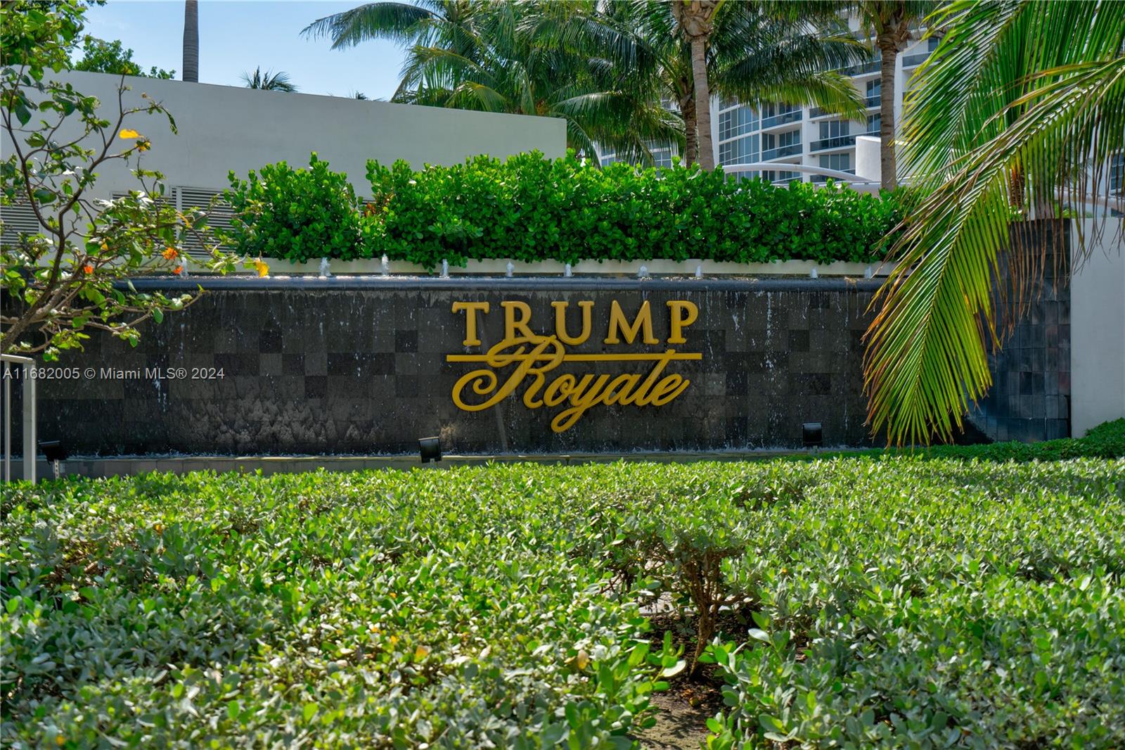 TRUMP ROYALE CONDO - Residential