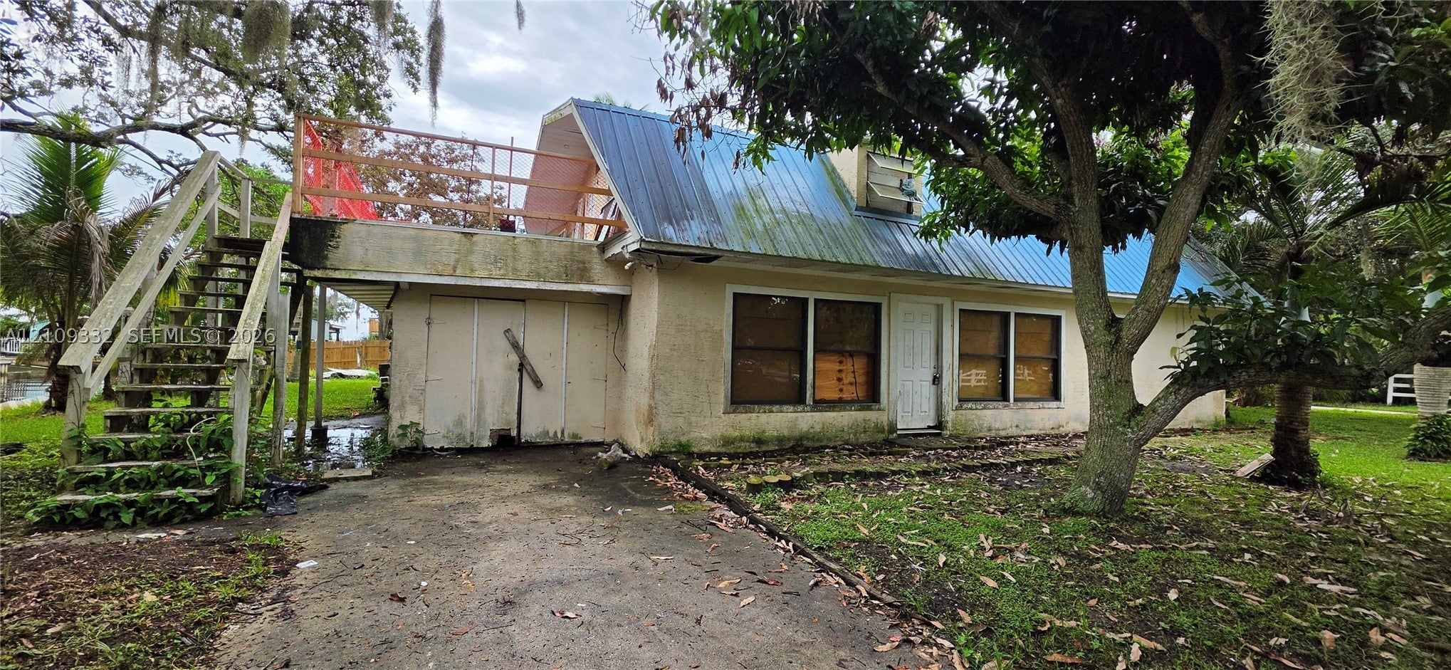 400 Peninsula Dr