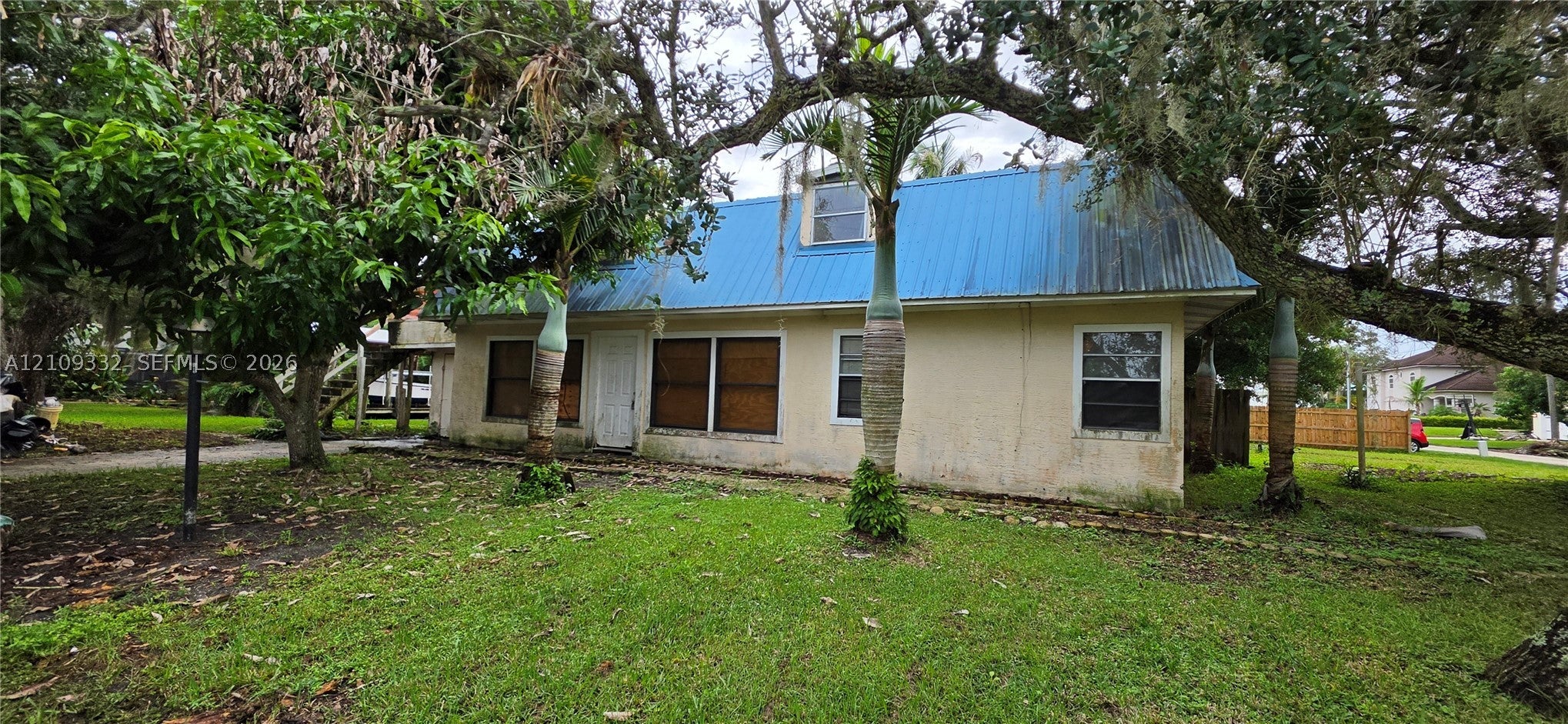 400 Peninsula Dr