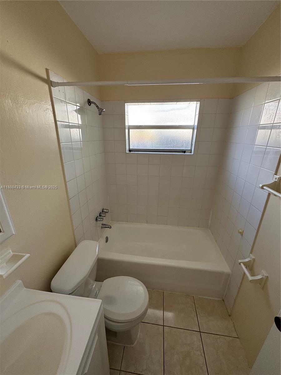 CAROUSSO ESTATES - Residential Lease