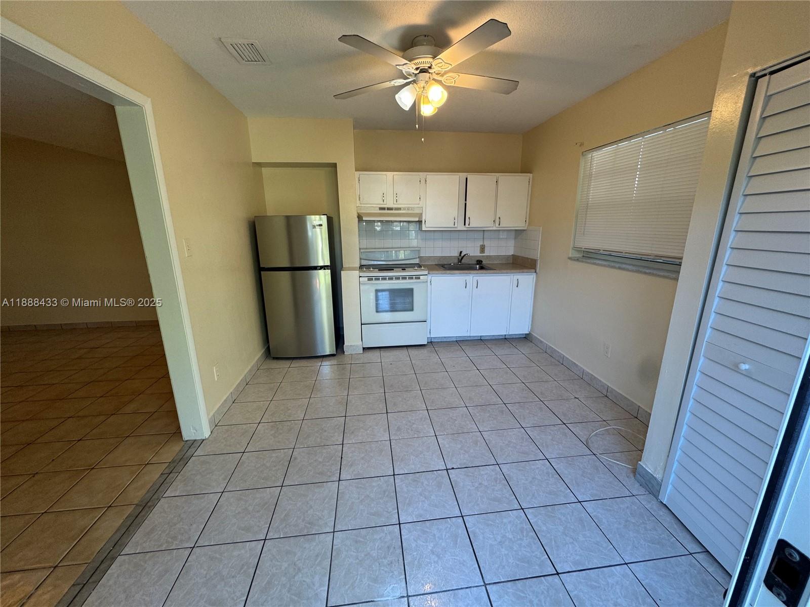 CAROUSSO ESTATES - Residential Lease
