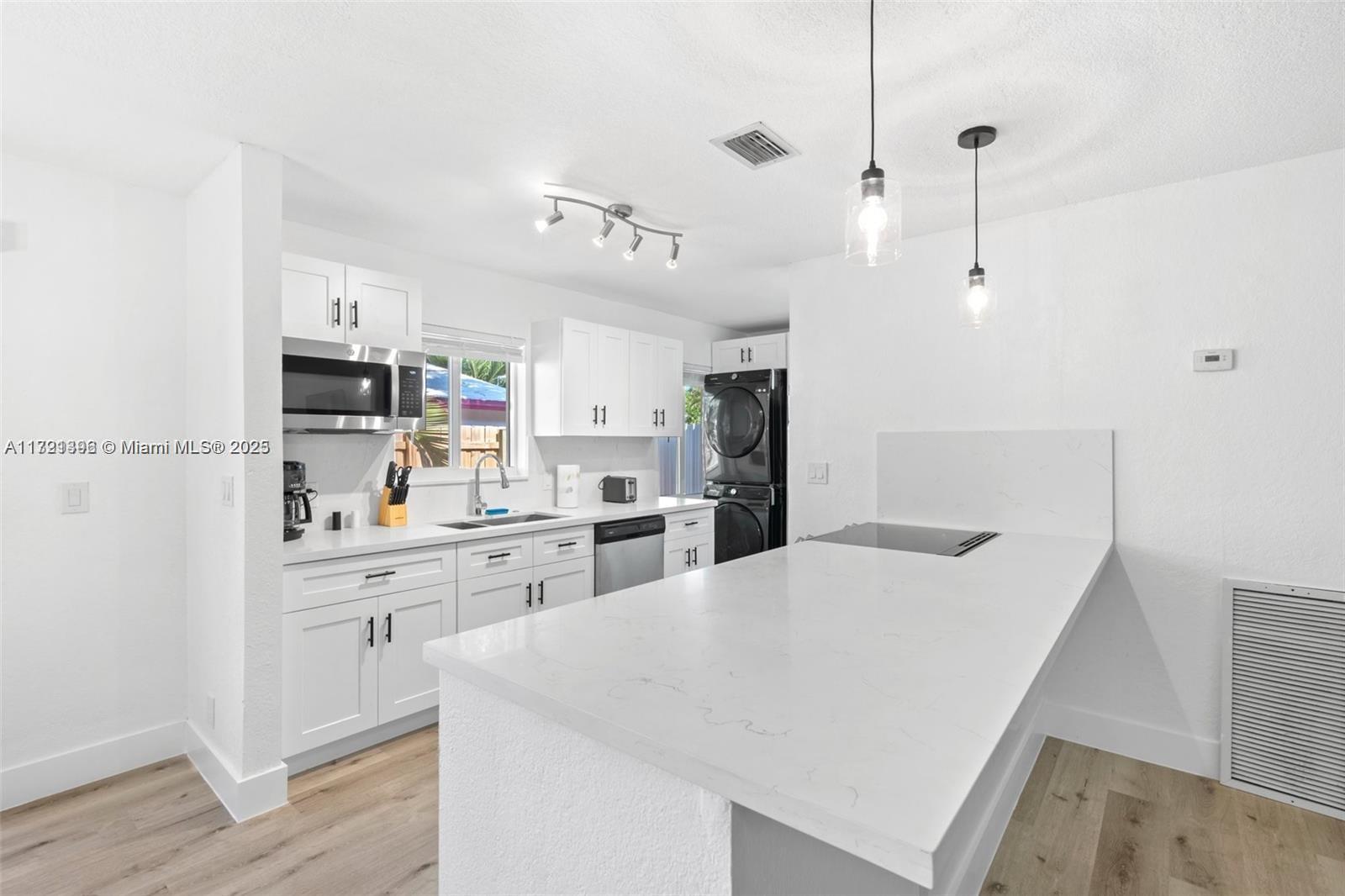 1408 NE 24th St