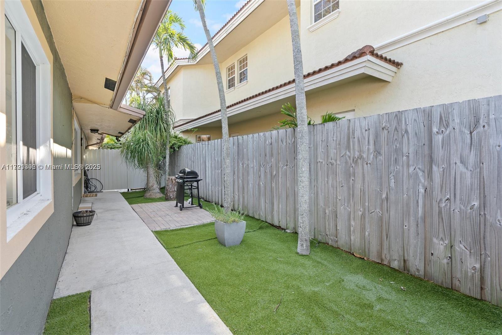 MIDDLE RIVER PLAZA - Residential Income