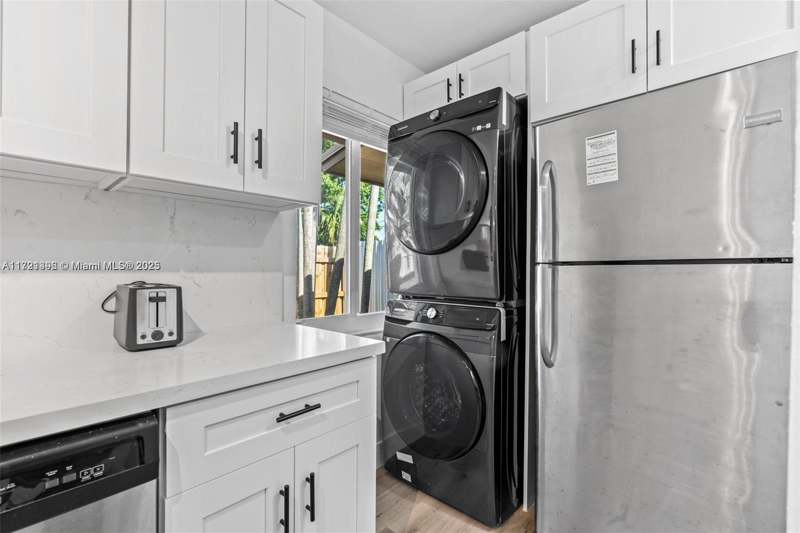 MIDDLE RIVER PLAZA - Residential Income