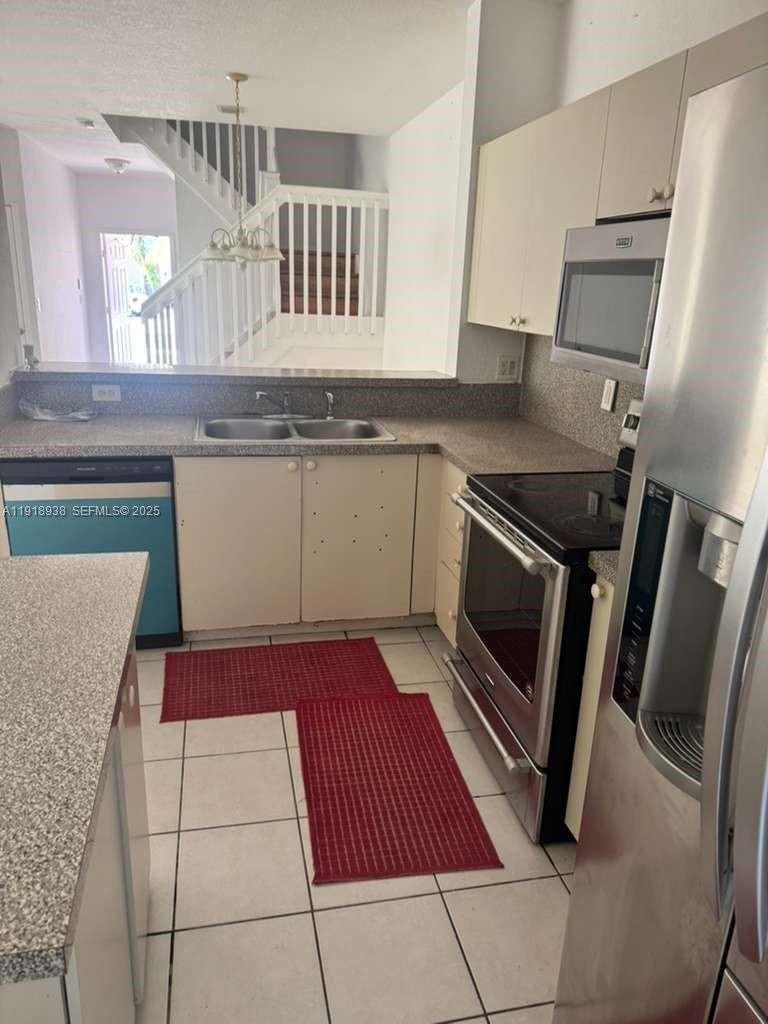 NEXT SUNRISE ENSEMBLE - Residential Lease