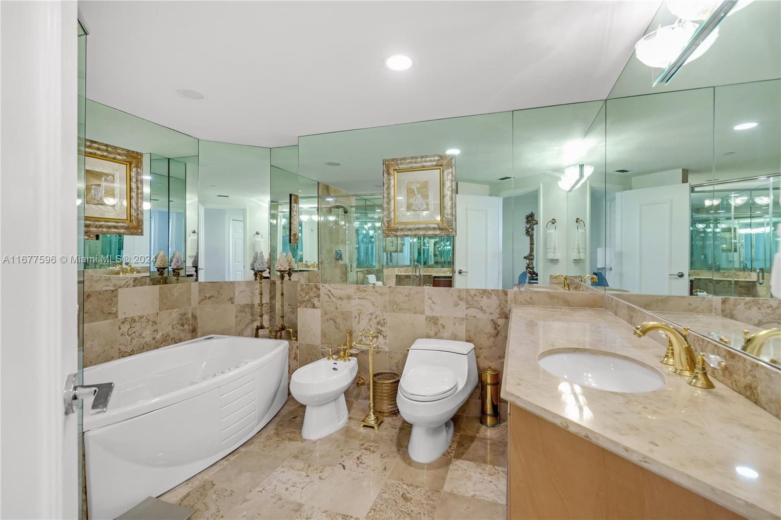 IL VILLAGGIO ON SOUTH BEA - Residential Lease