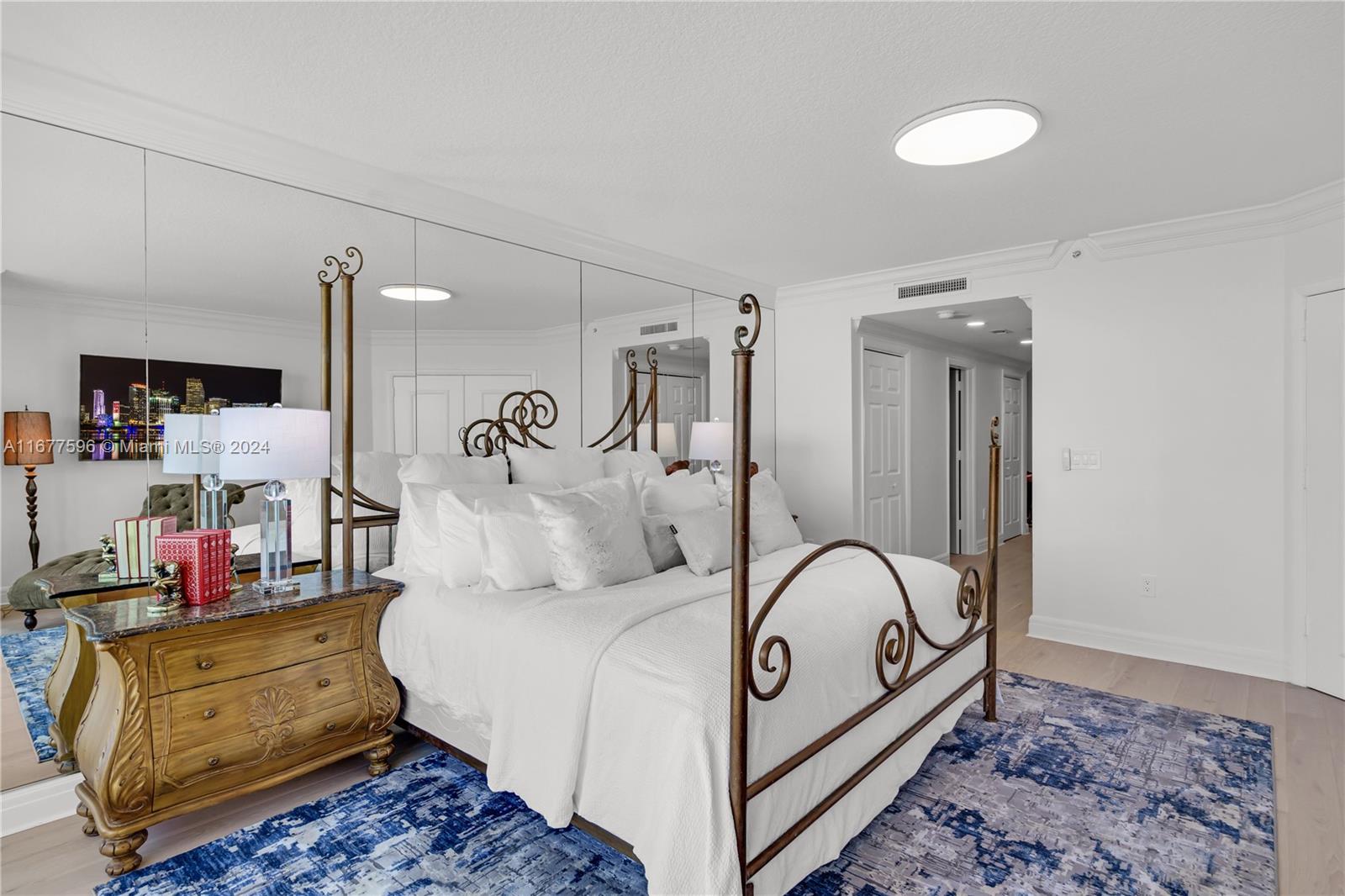 IL VILLAGGIO ON SOUTH BEA - Residential Lease