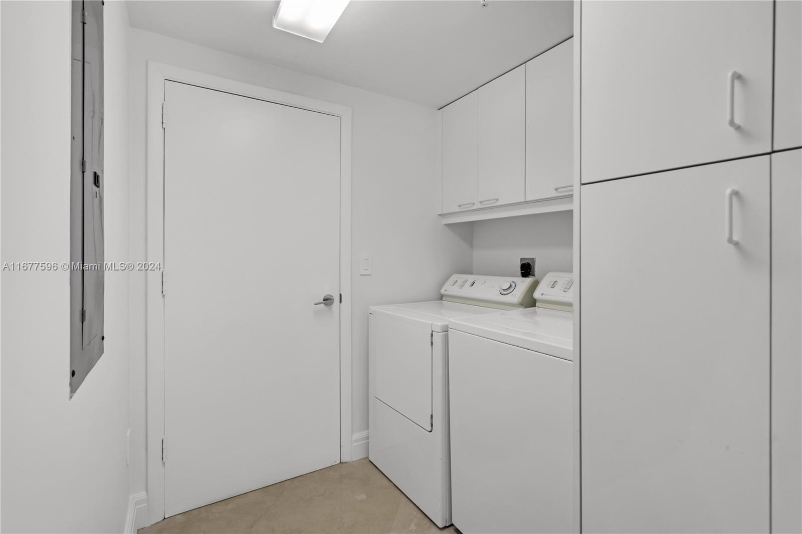 IL VILLAGGIO ON SOUTH BEA - Residential Lease
