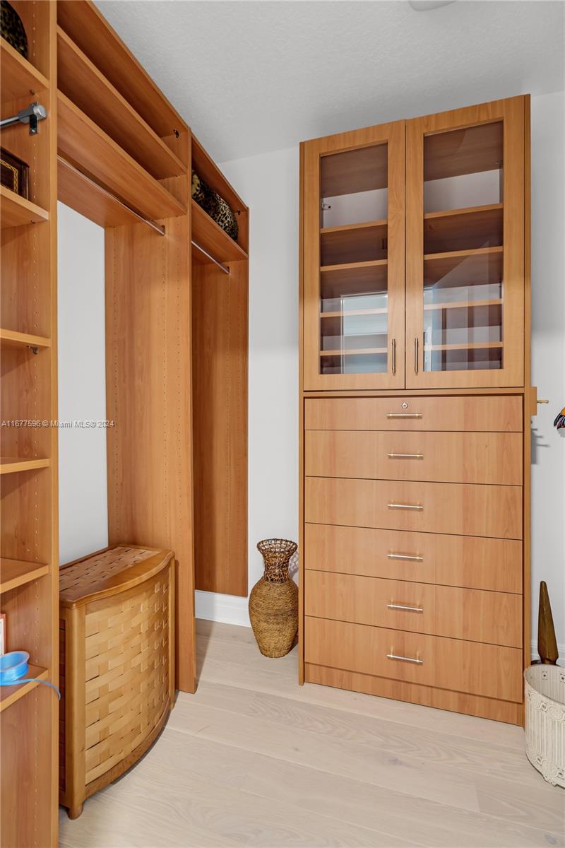 IL VILLAGGIO ON SOUTH BEA - Residential Lease