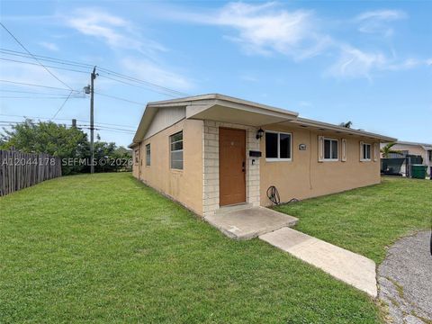 Photo of 19411 SW 117th Ave, Miami, FL 33177 (MLS # A12044178)
