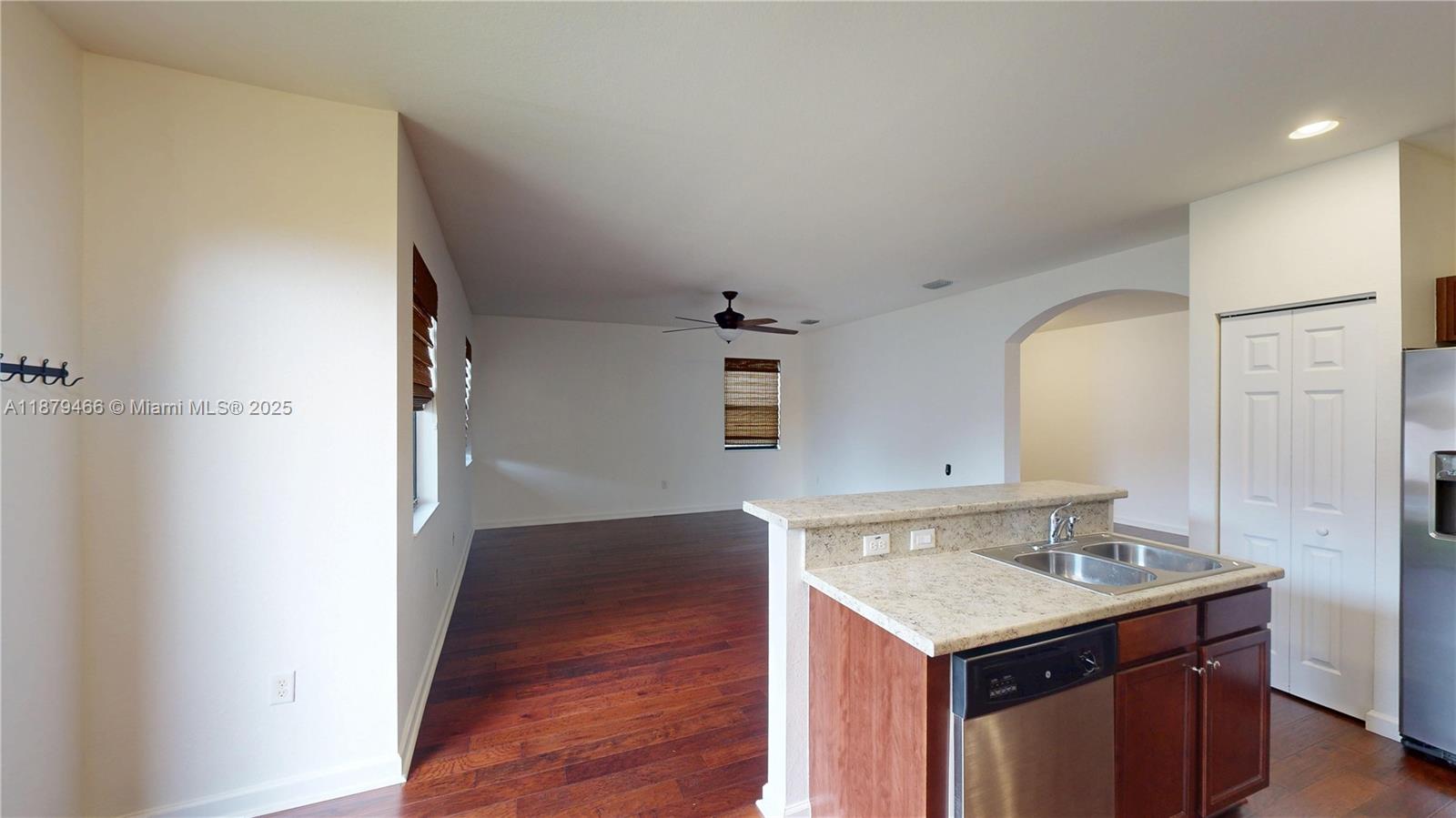 VENETIAN PARC WEST - Residential