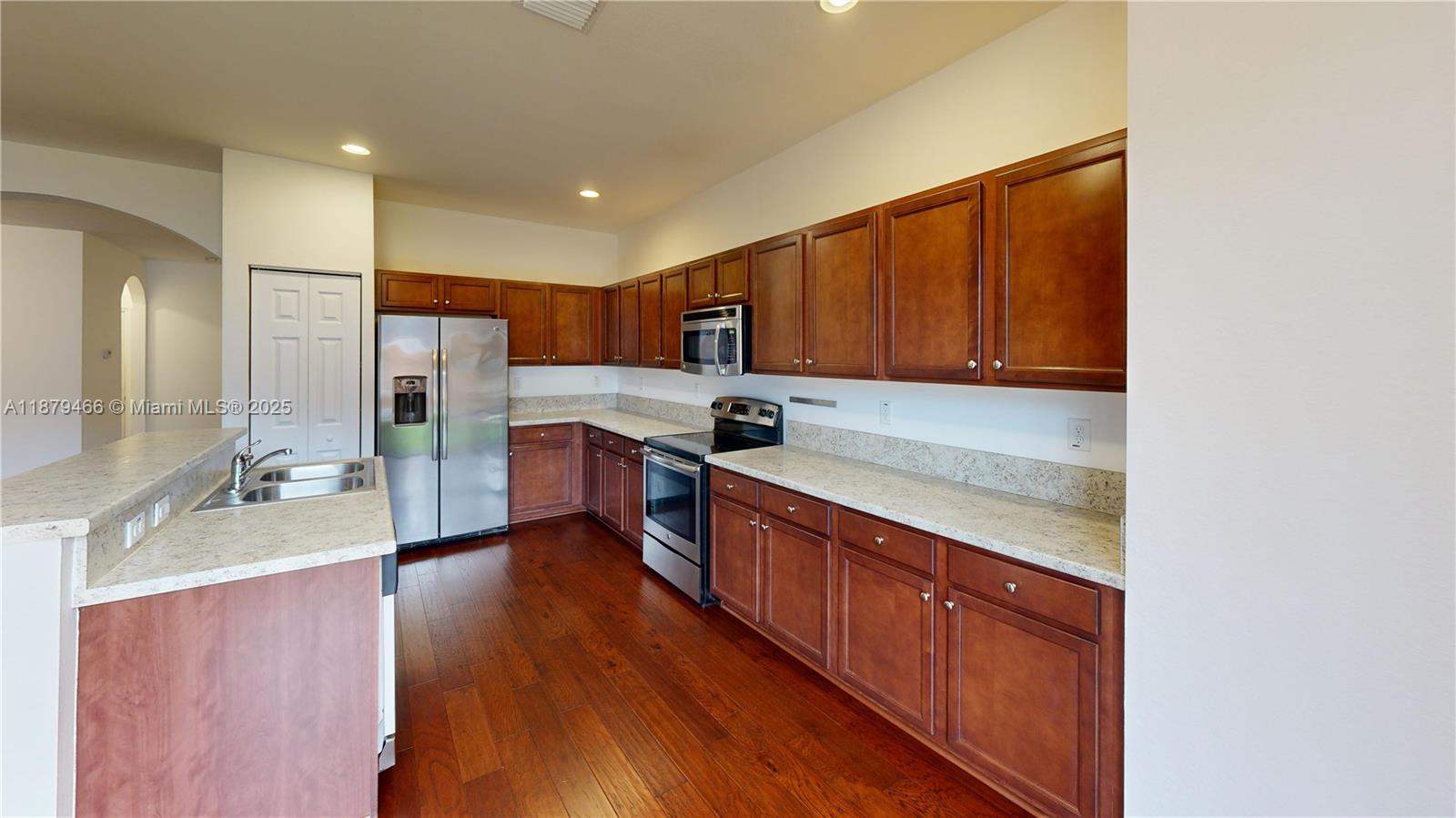 VENETIAN PARC WEST - Residential