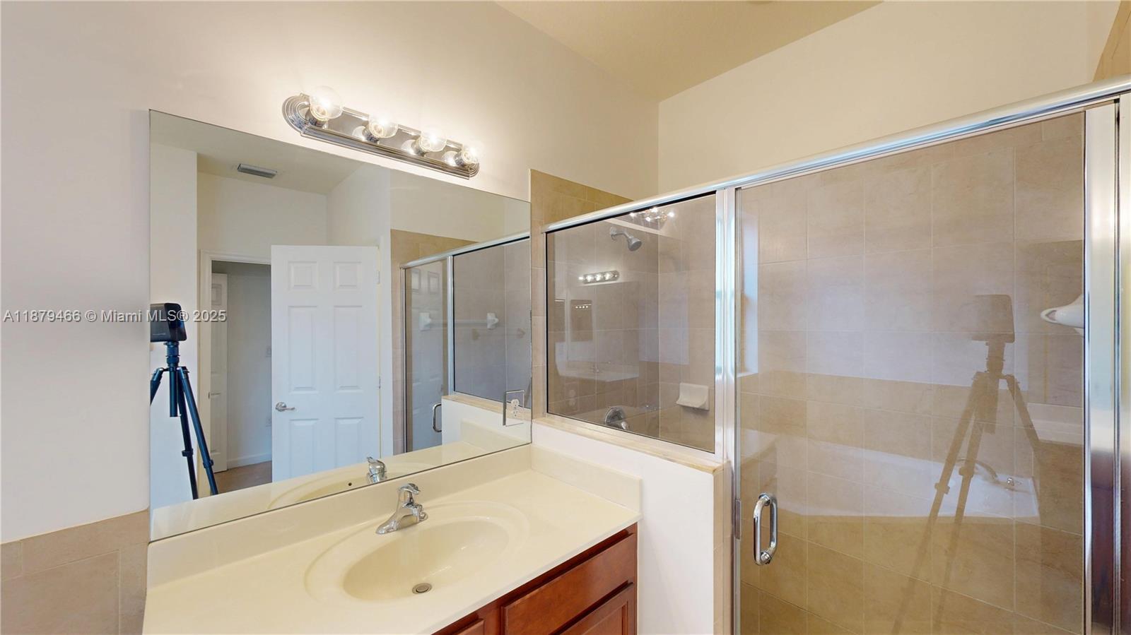 VENETIAN PARC WEST - Residential